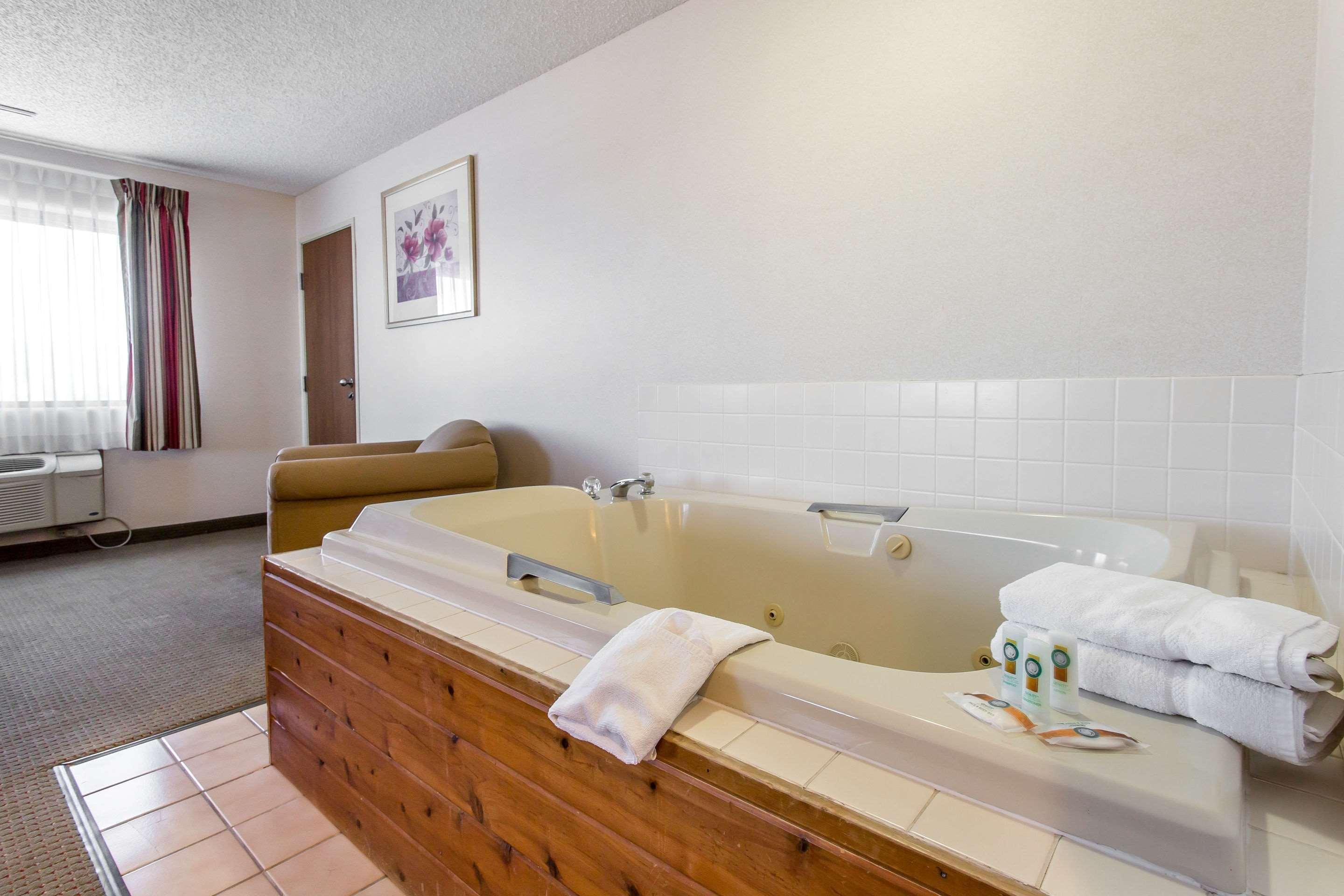 Quality Inn Delta Gateway To Rocky Mountains Zewnętrze zdjęcie